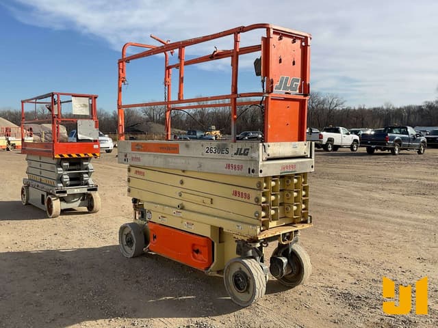 Image of JLG 2630ES equipment image 2