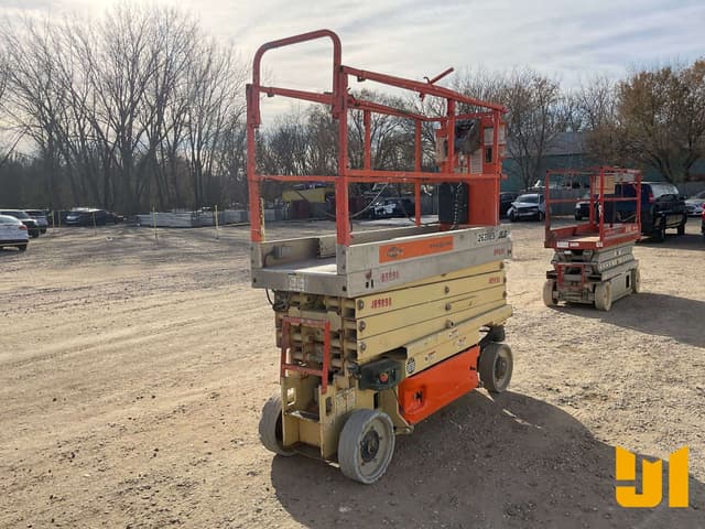 Image of JLG 2630ES equipment image 4