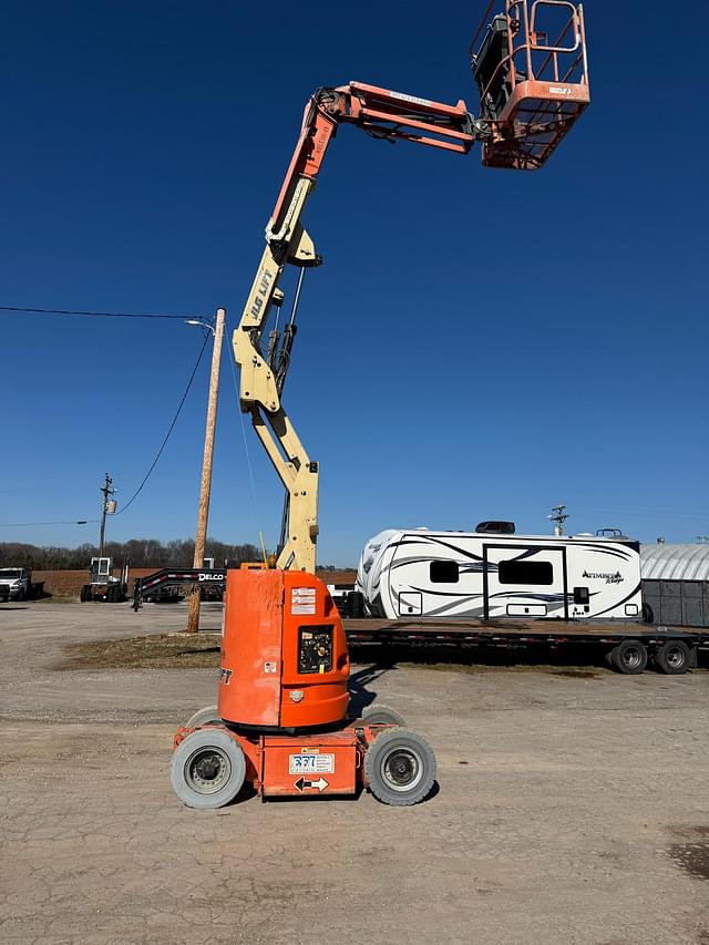 Image of JLG E300AJP equipment image 4