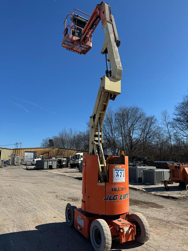 Image of JLG E300AJP equipment image 3