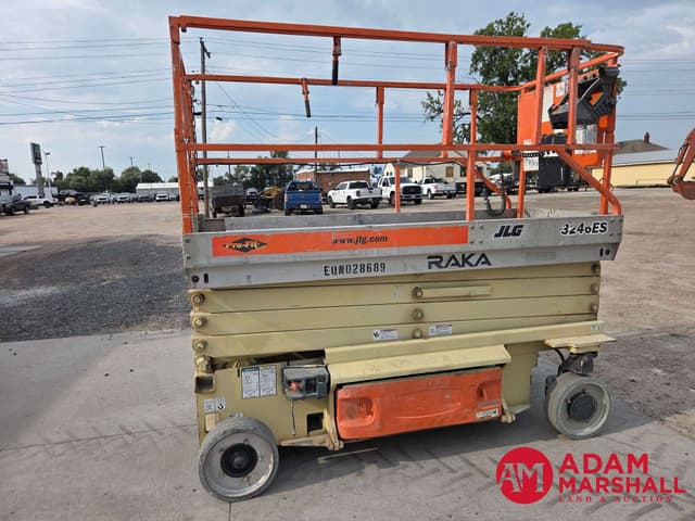 Image of JLG 3246ES equipment image 3