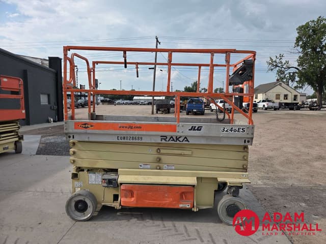 Image of JLG 3246ES equipment image 2