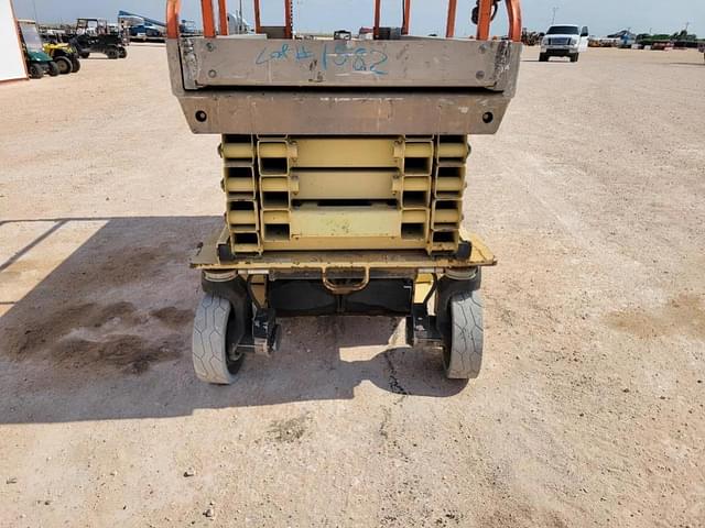 Image of JLG 3246ES equipment image 4