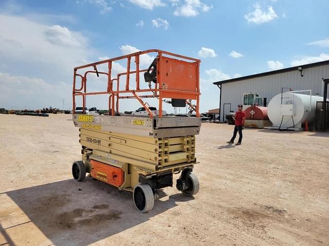 Image of JLG 3246ES equipment image 3