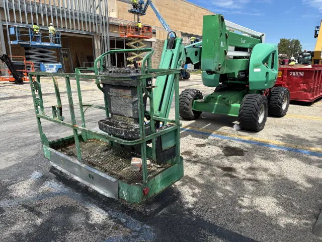 Image of JLG 450AJ equipment image 1