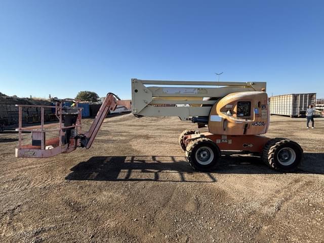 Image of JLG 450AJ equipment image 4