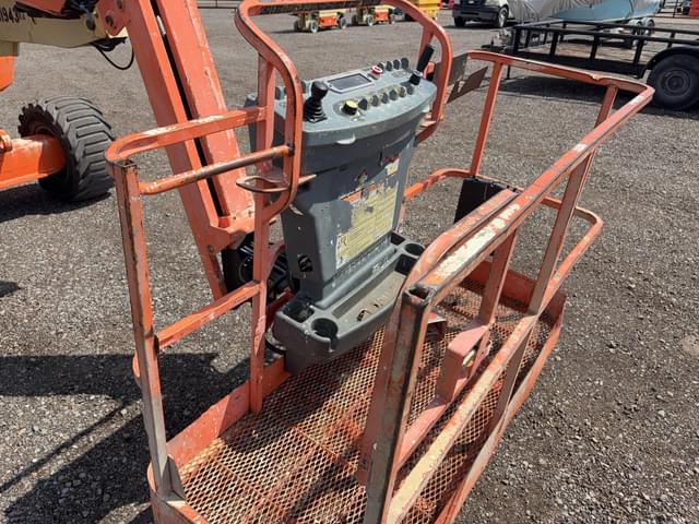 Image of JLG 450AJ equipment image 4