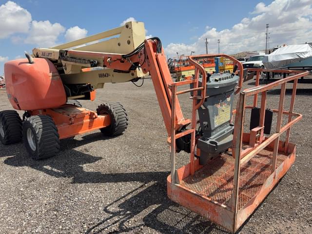Image of JLG 450AJ equipment image 3