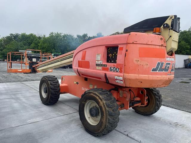 Image of JLG 600S equipment image 2