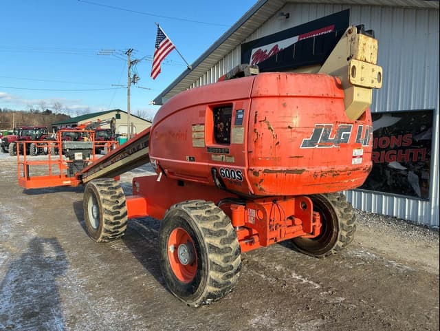 Image of JLG 600S equipment image 2