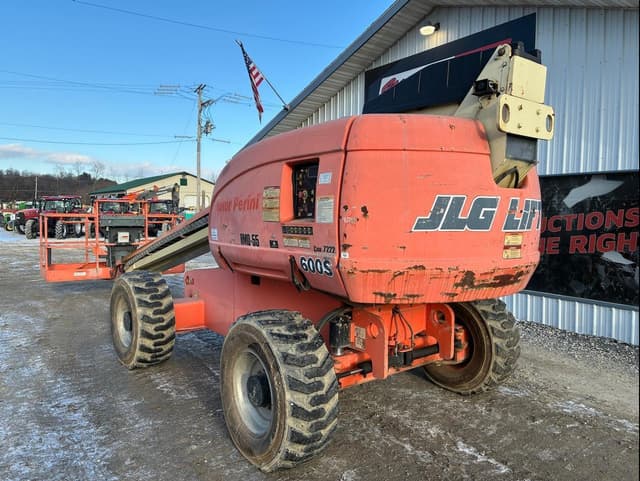 Image of JLG 600S equipment image 2