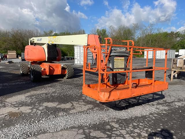Image of JLG 800A equipment image 2