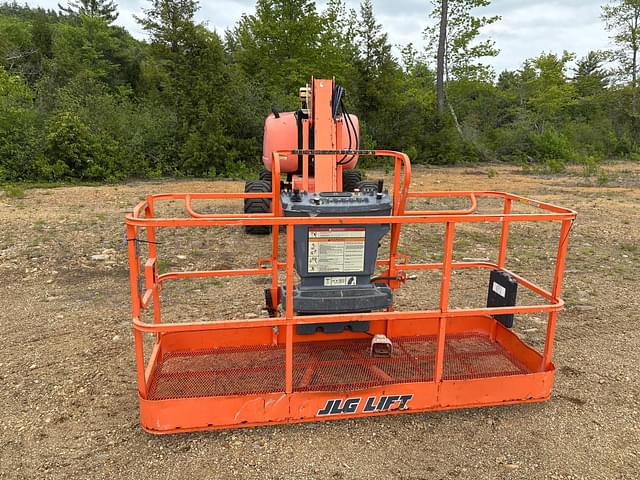 Image of JLG 800AJ equipment image 1