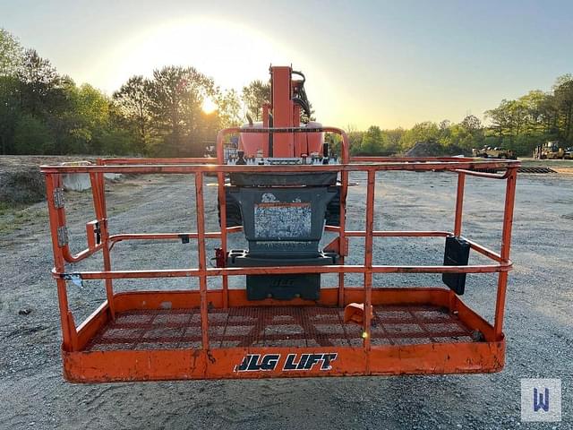 Image of JLG 800AJ equipment image 1