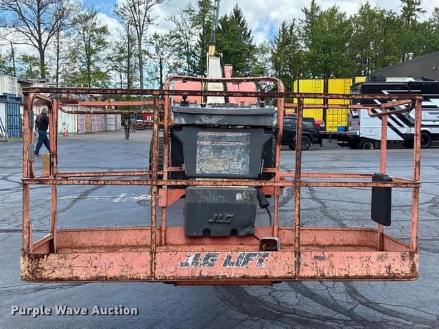 Image of JLG 800S equipment image 1