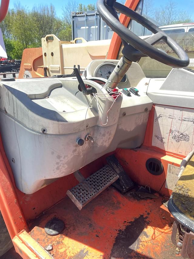 Image of JLG G6-23A equipment image 4