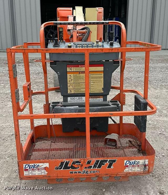Image of JLG E300AJP equipment image 1