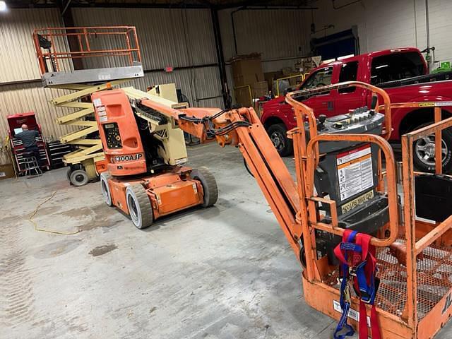 Image of JLG E300AJP Image 1