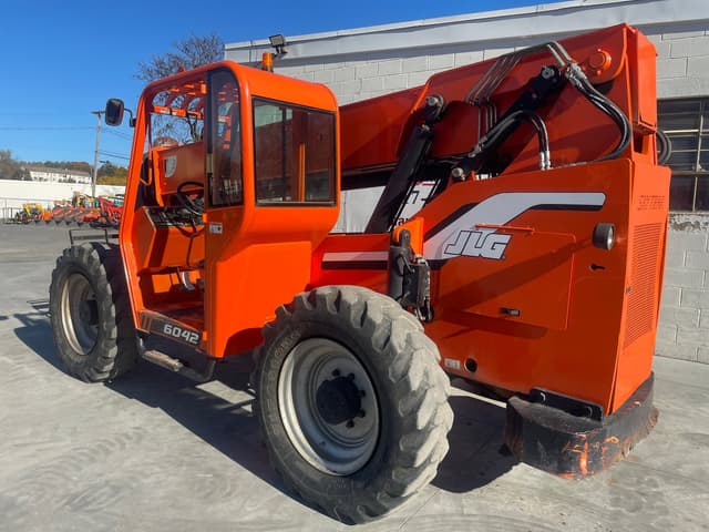 Image of JLG 6042 equipment image 1