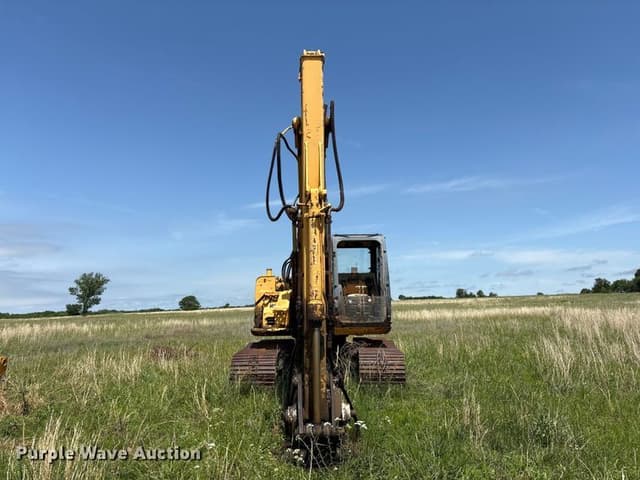 Image of John Deere 135C equipment image 1
