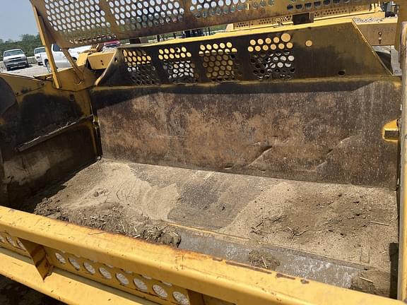 Image of John Deere 1512E equipment image 3