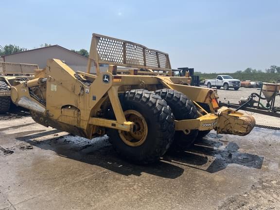 Image of John Deere 1512E equipment image 2