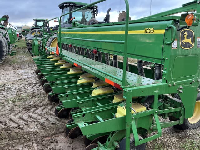 Image of John Deere 1535 equipment image 3