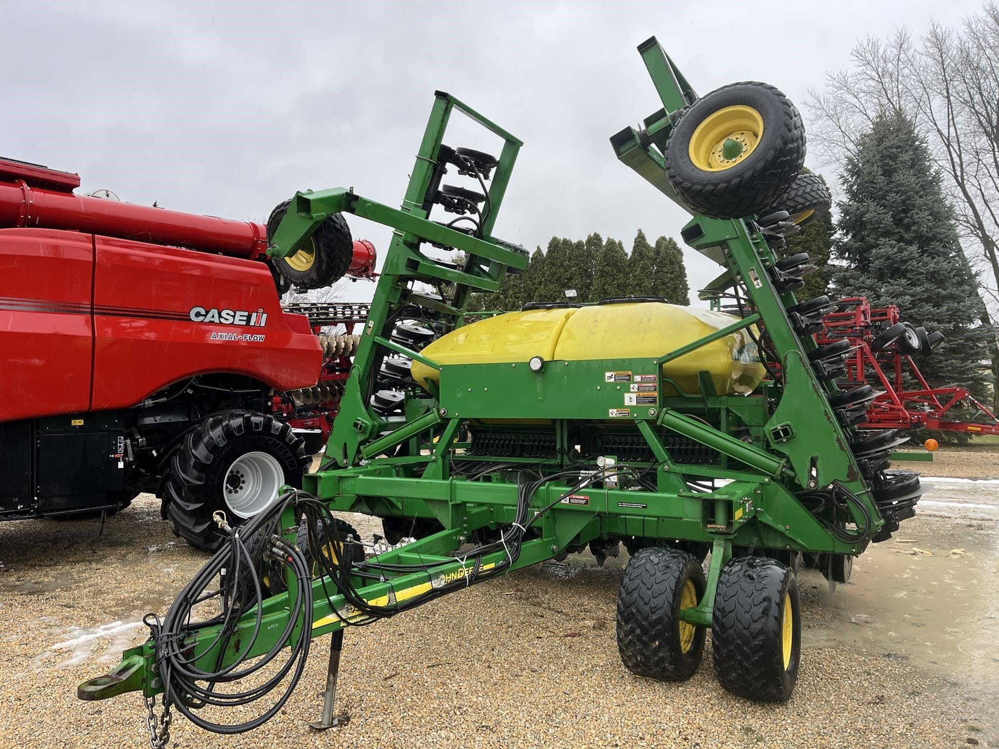 2006 John Deere 1690 Equipment Image0
