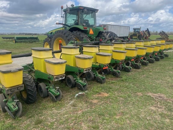 2006 John Deere 1720 Equipment Image0