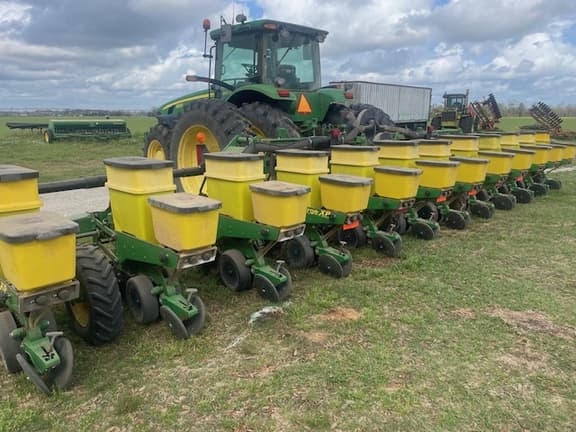 Image of John Deere 1720 Primary image