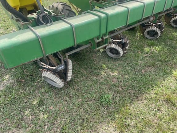 Image of John Deere 1720 equipment image 3