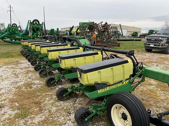 Image of John Deere 1720 equipment image 4