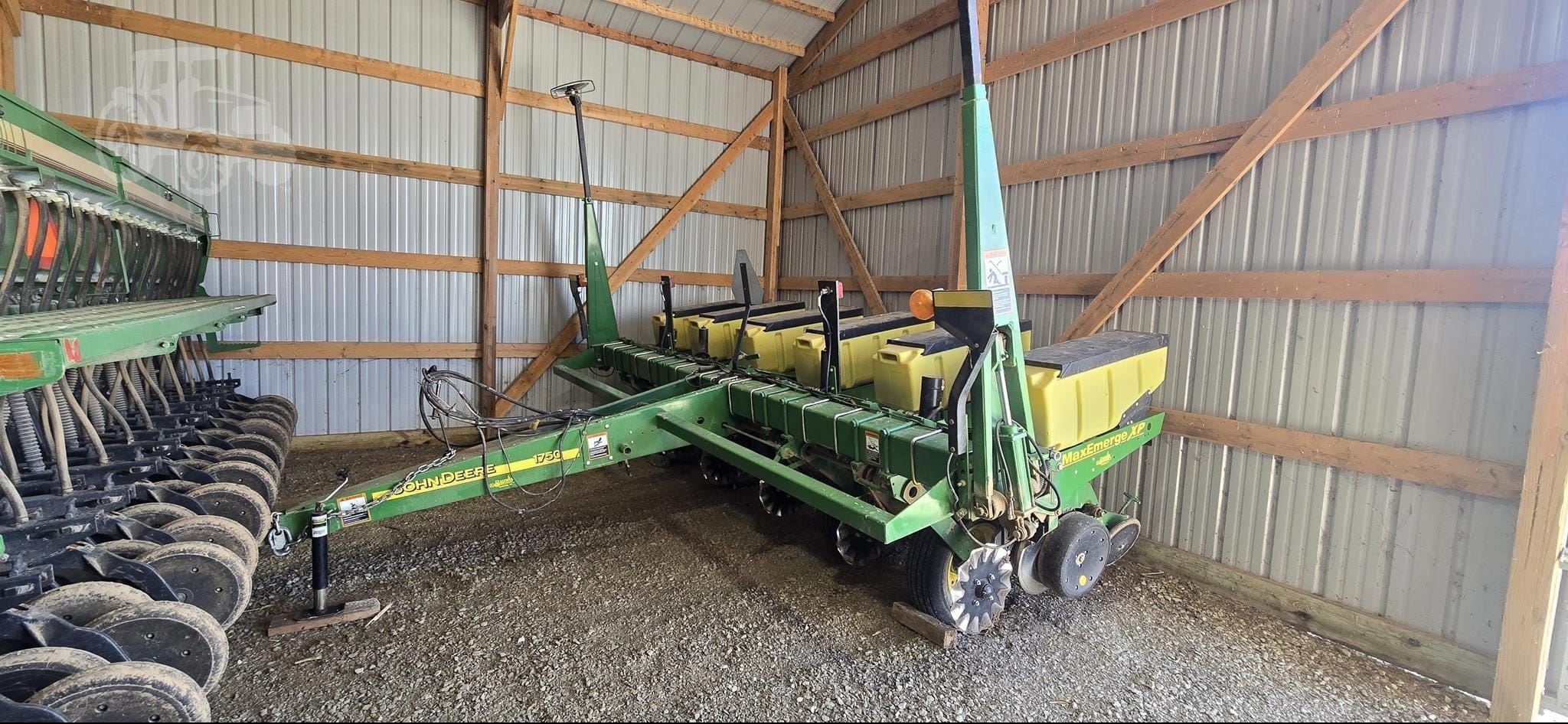 2006 John Deere 1750 Equipment Image0