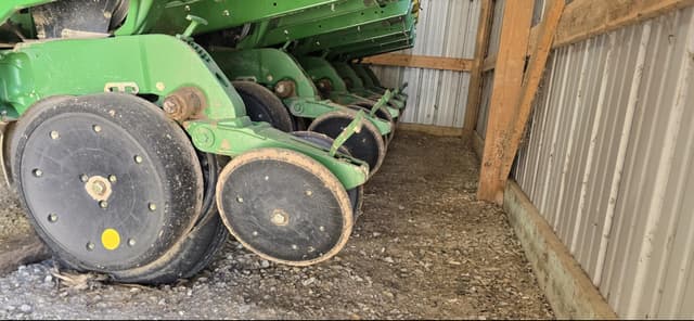 Image of John Deere 1750 equipment image 3