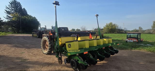 Image of John Deere 1750 equipment image 2