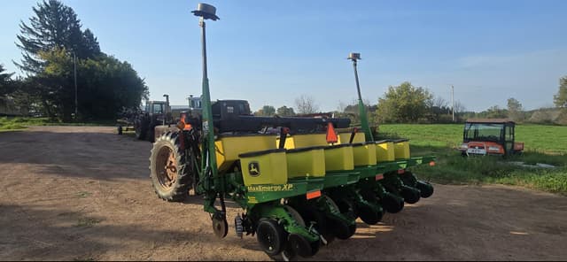 Image of John Deere 1750 equipment image 2