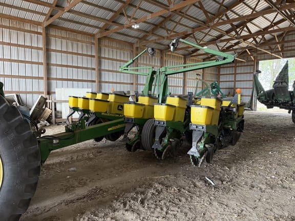 2006 John Deere 1760 Equipment Image0