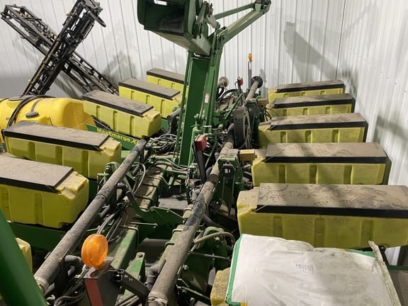 2006 John Deere 1760 Equipment Image0