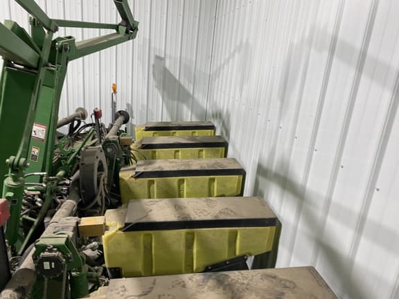 Image of John Deere 1760 equipment image 1