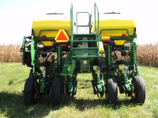 Image of John Deere 1770 equipment image 4