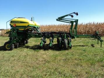 Main image John Deere 1770