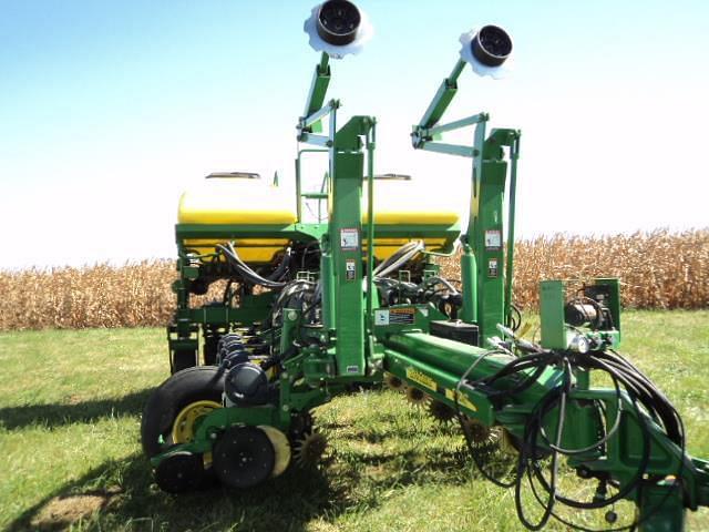 Image of John Deere 1770 equipment image 1