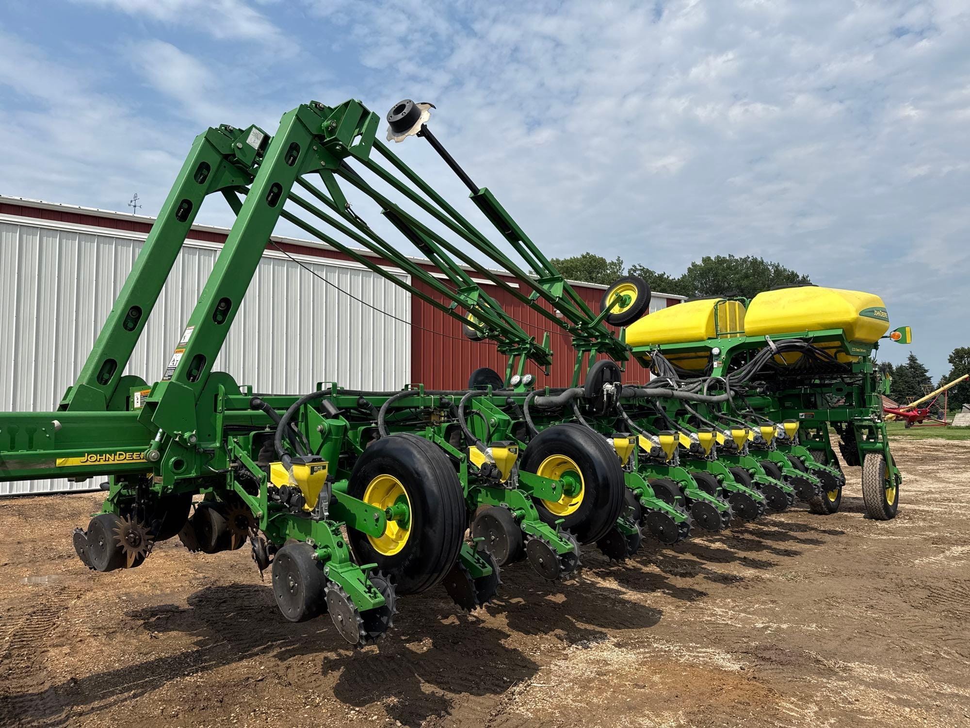 2006 John Deere 1770 Equipment Image0