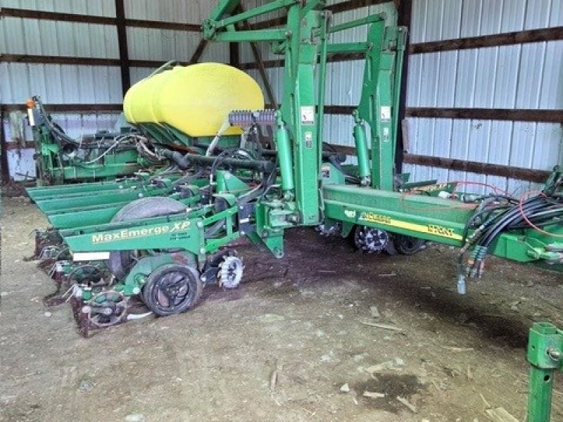 2006 John Deere 1770 Equipment Image0