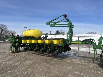 Main image John Deere 1770