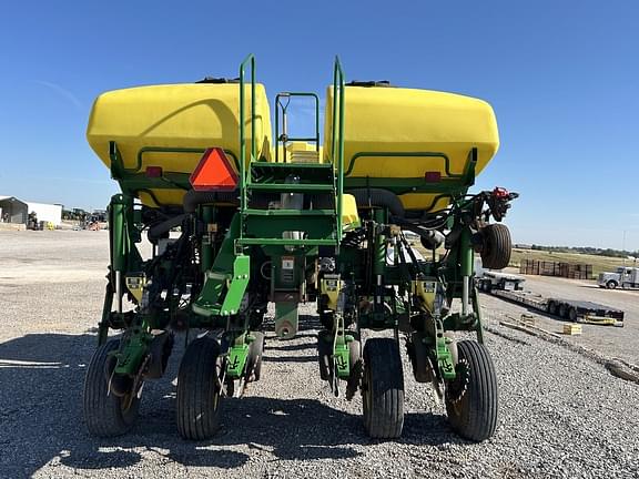 Image of John Deere 1770 equipment image 2