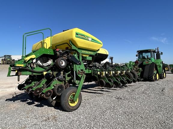 Image of John Deere 1770 equipment image 3