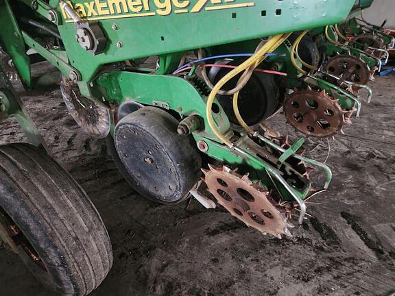 Image of John Deere 1770 equipment image 4