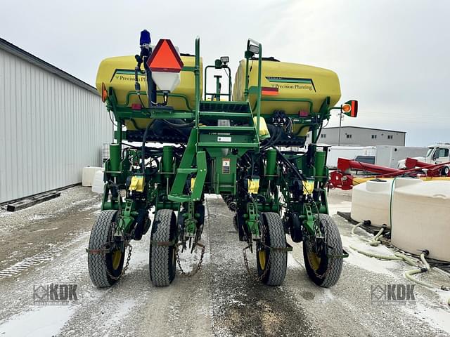 Image of John Deere 1770 equipment image 2