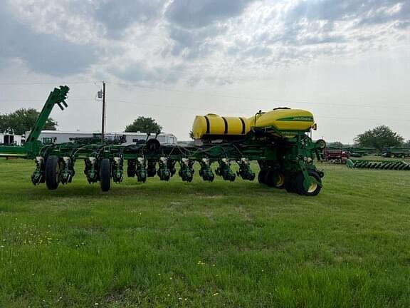 Image of John Deere 1770 equipment image 2